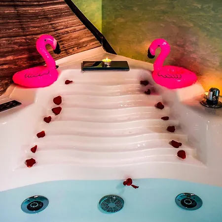 Hot Jacuzzi In Cracow Apartment Krakow Exterior photo